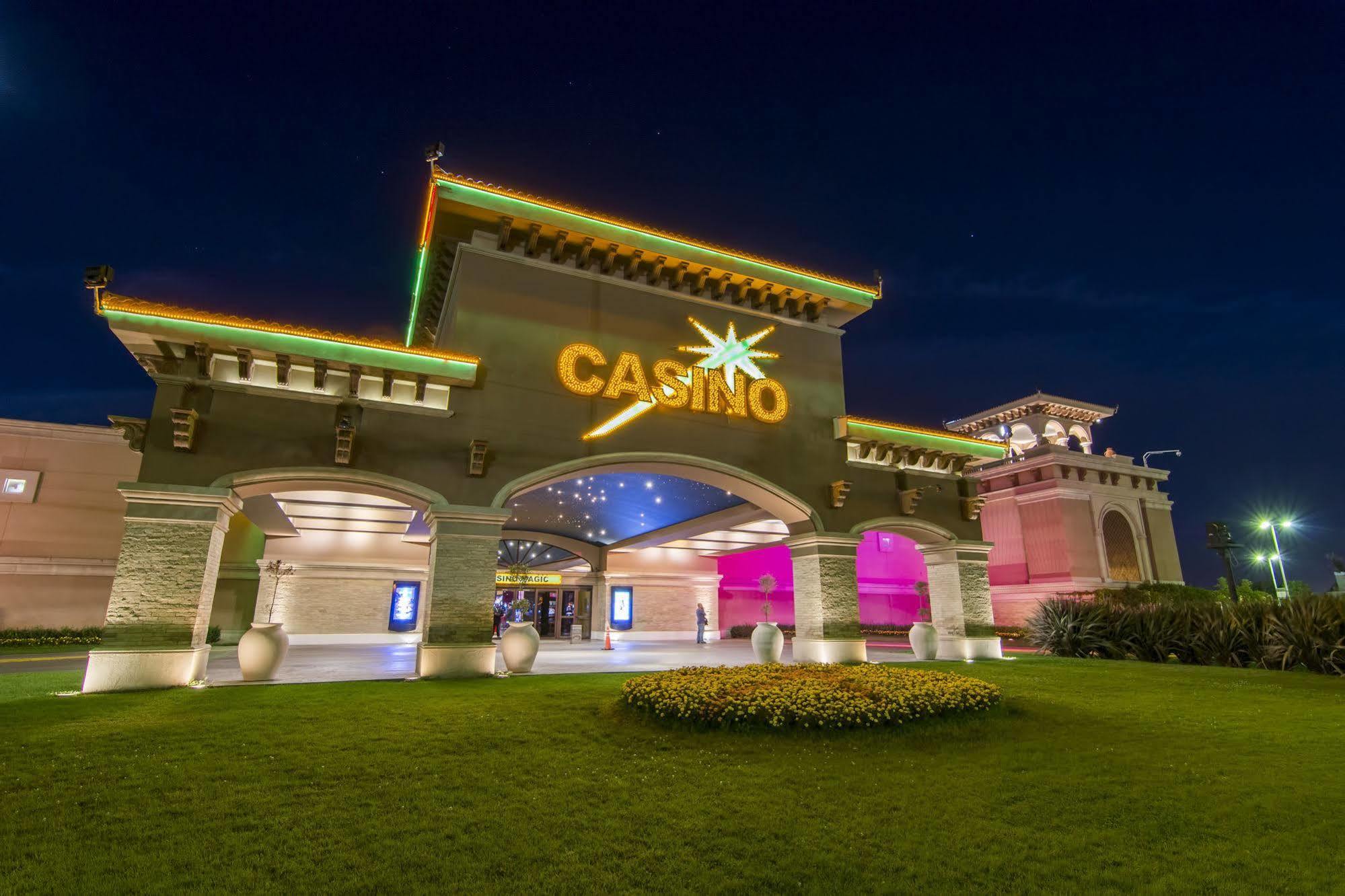 Hotel Casino Magic Neuquén Exterior foto